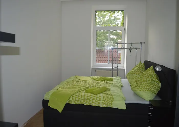 Nette Altbauwohnung Nur 10 Min Von Der Apartment