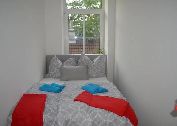 Nette Altbauwohnung Nur 10 Min Von Der Apartment *