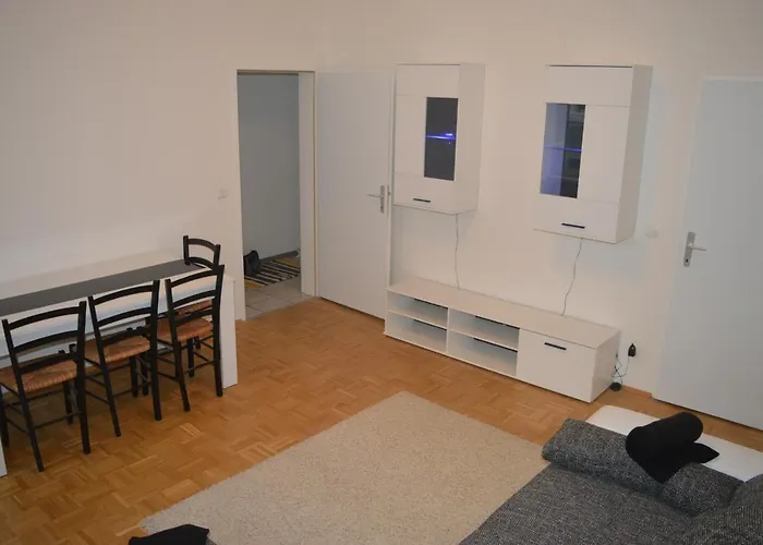Nette Altbauwohnung Nur 10 Min Von Der Vienna