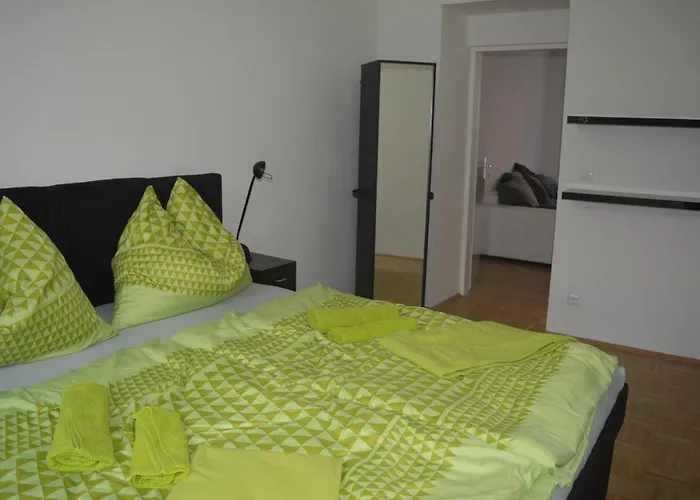 Nette Altbauwohnung Nur 10 Min Von Der Apartment