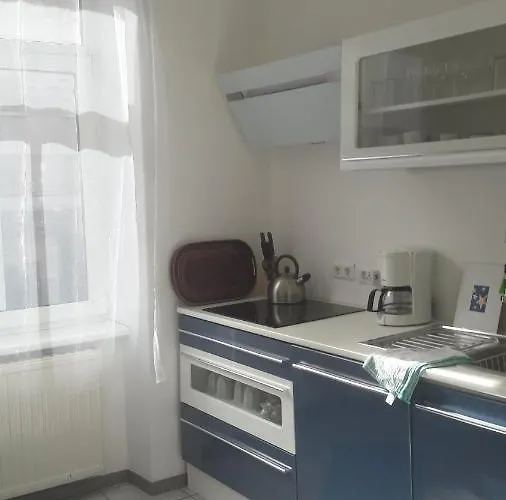 Nette Altbauwohnung Nur 10 Min Von Der Apartment *