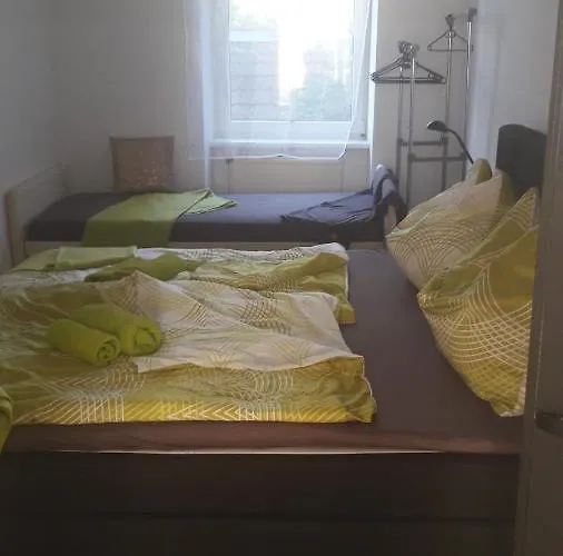 Nette Altbauwohnung Nur 10 Min Von Der Apartment *